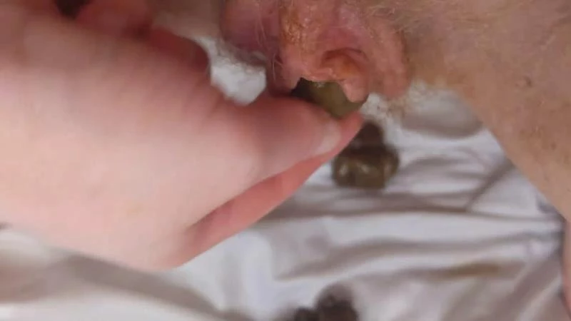 So fucking wet – masturbating with turds no fingers PooGirlSofia 2024 [FullHD]