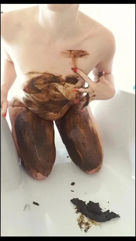 Poop into hand, body and lip smearing - CremeDeLaJen 2024 [HD]